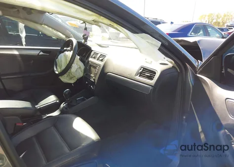 2018 Volkswagen Jetta 1.4T Se/1.4T Wolfsburg Edition from USA, damaged, VIN 3VWDB7AJ4JM240451